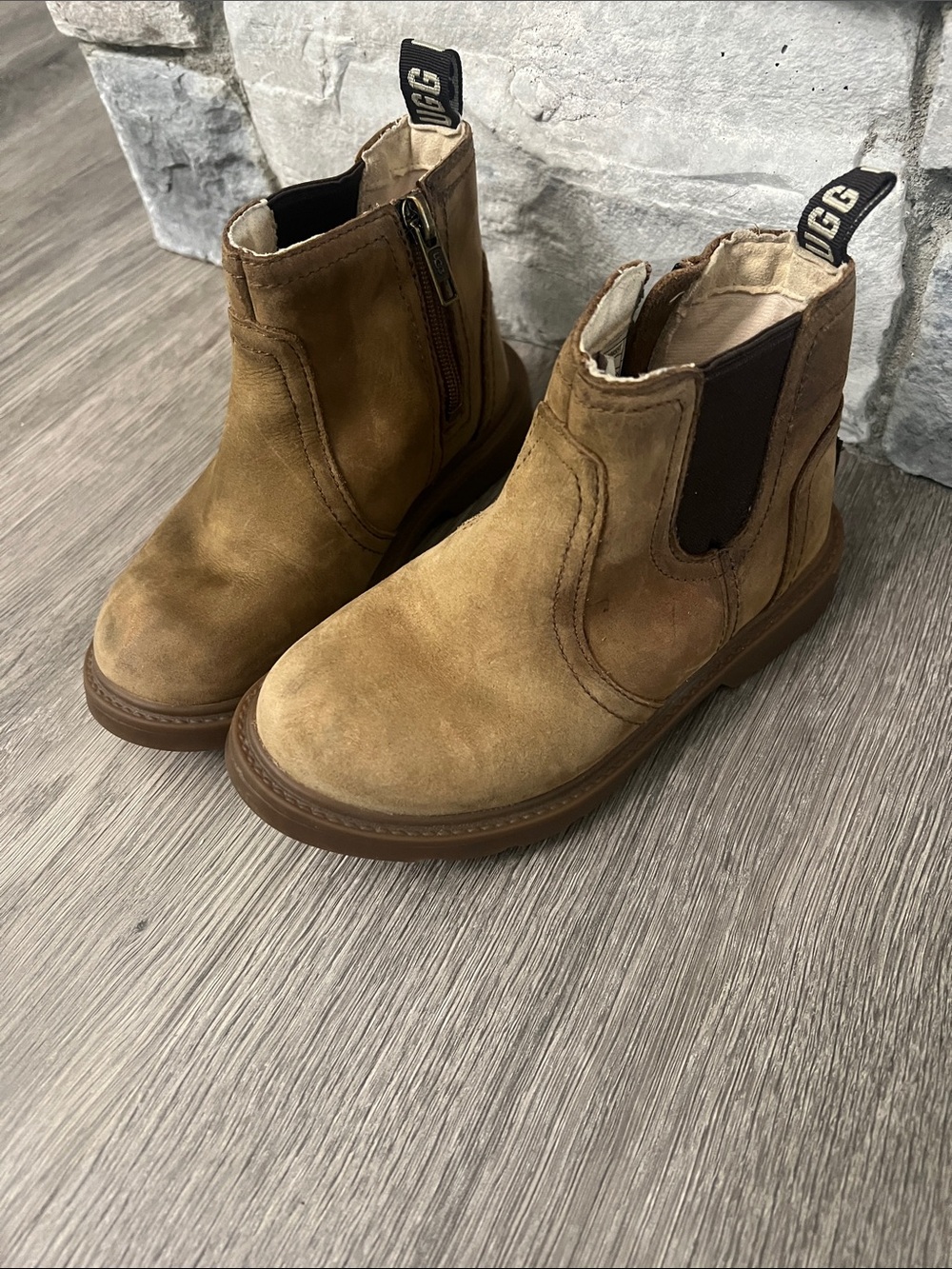 Kids Tan Ugg Chelsea Boots with Side Zip